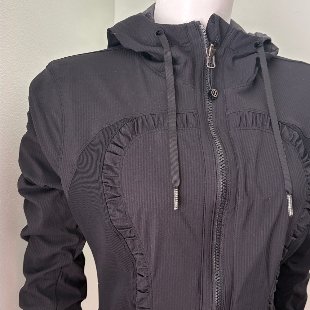 Lululemon reversible dance to studio jacket size 8 - flawed - Picture 3 of 11